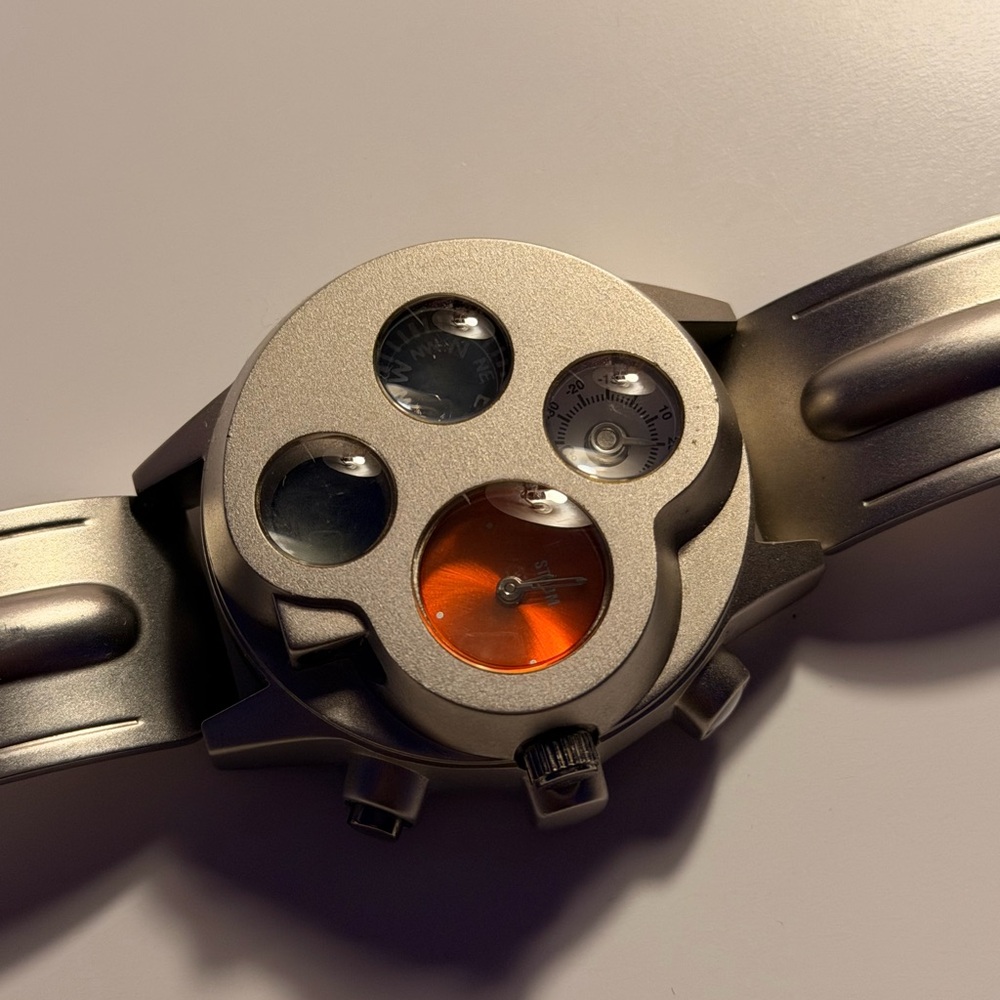 Funky Watch - Picture 5 of 11